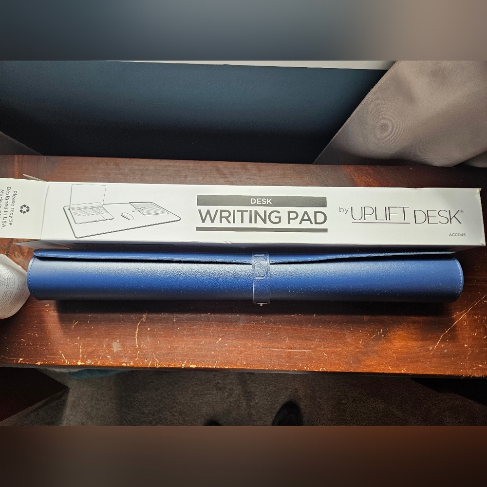 NWT Uplift Desk Navy Writing Pad - Picture 2 of 5
